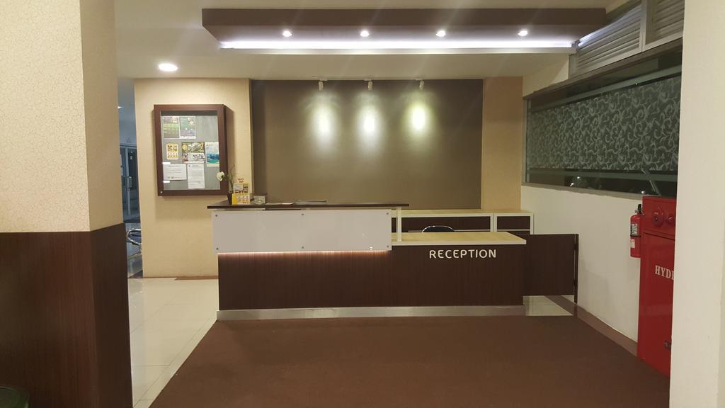 Reddoorz Apartment @ Emerald Towers Bandung Exterior photo